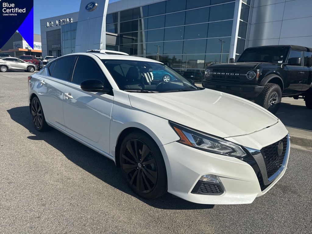 2022 Nissan Altima SR FWD