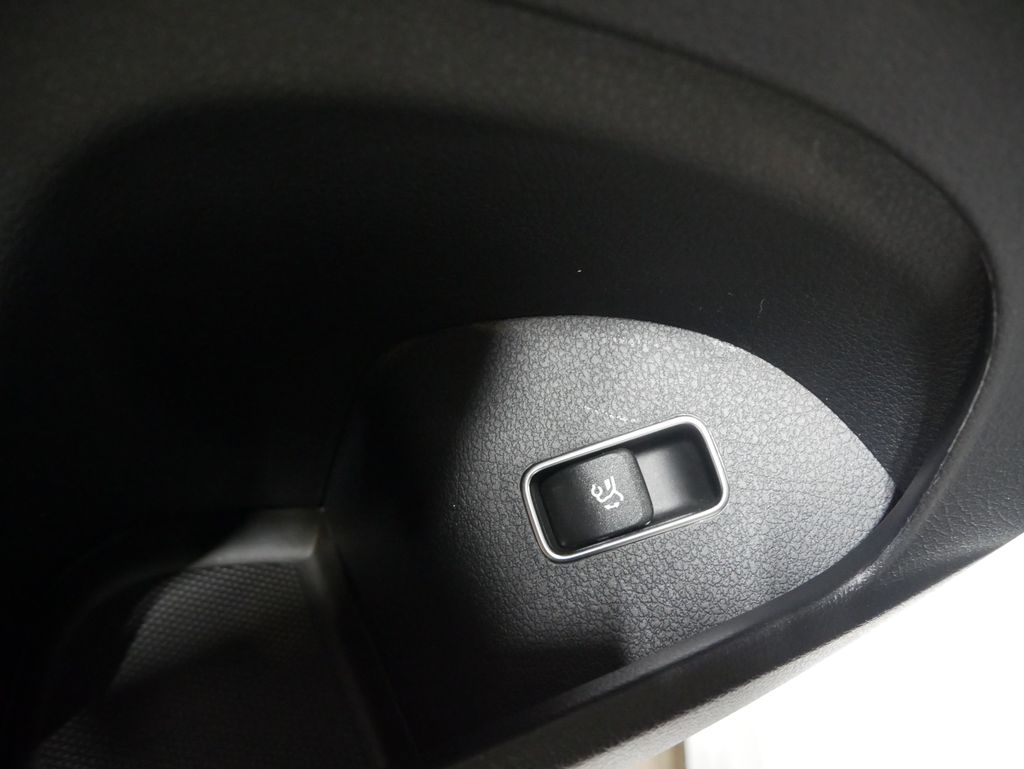 Thumbnail: 2026 Mercedes-Benz GLE - 19