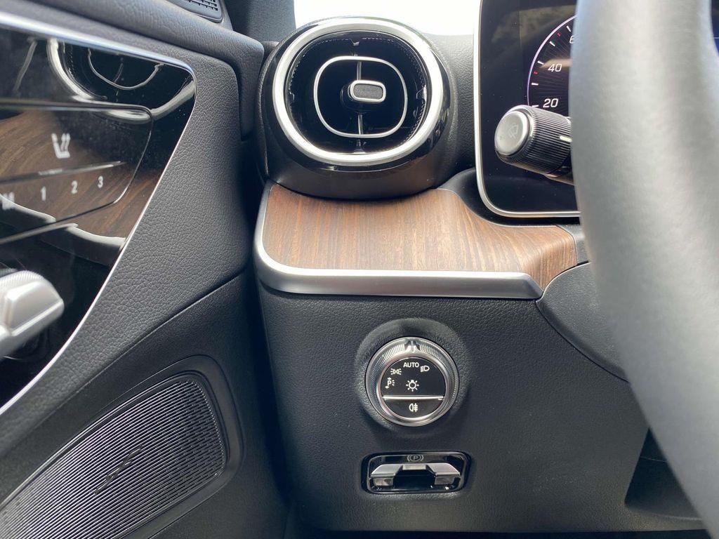 Thumbnail: 2024 Mercedes-Benz C-Class - 18