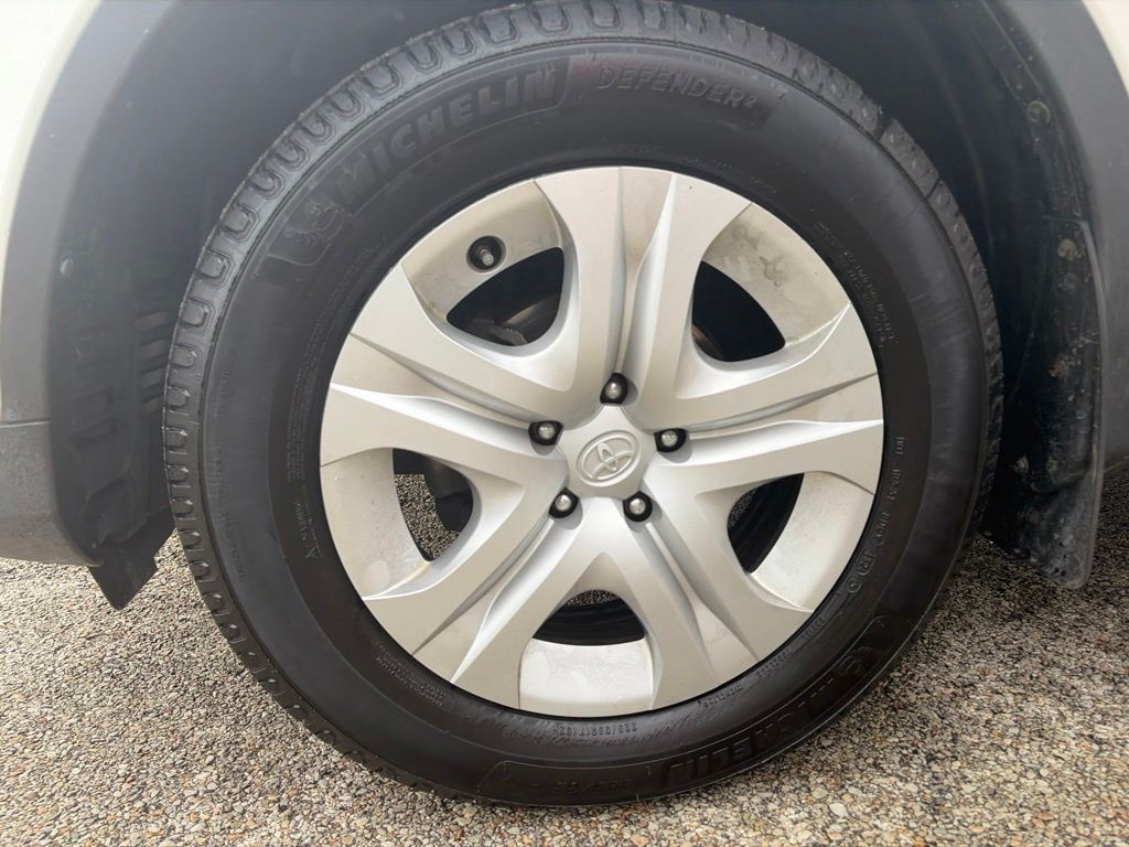 2015 Toyota RAV4 LE White at Rafferty Subaru