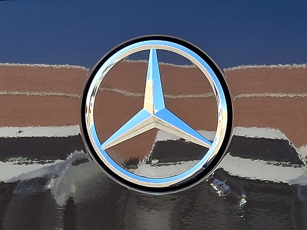 Thumbnail: 2025 Mercedes-Benz GLC - 23