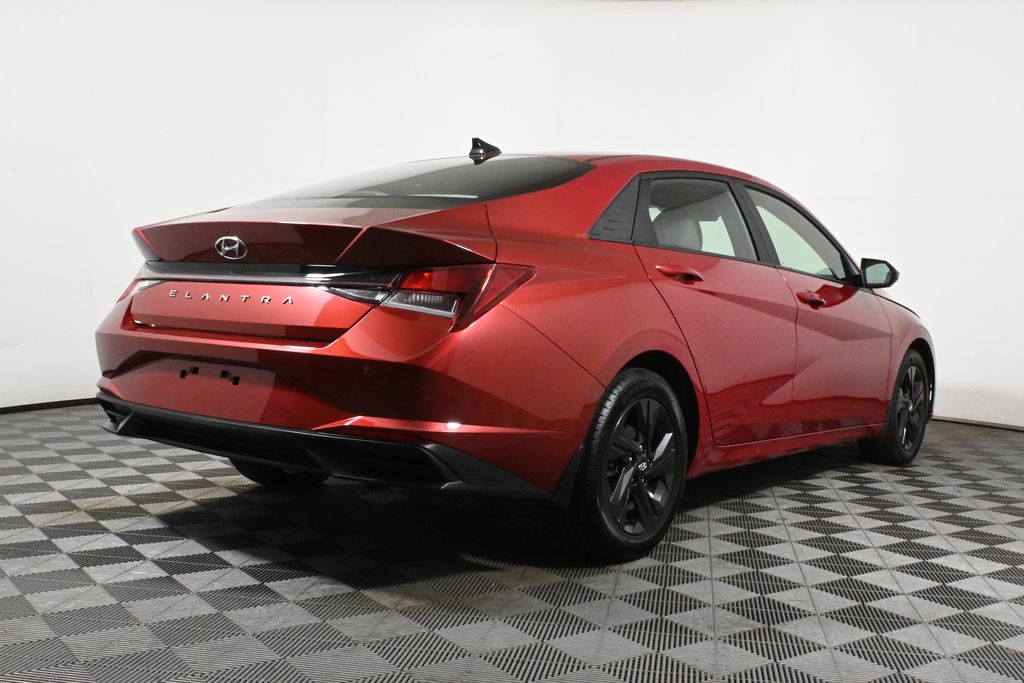 Thumbnail: 2021 Hyundai Elantra - 8