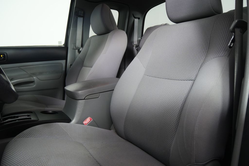 2011 Toyota Tacoma  11