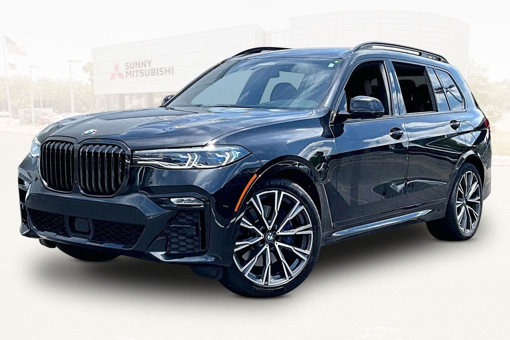 2022 BMW X7 M50i AWD
