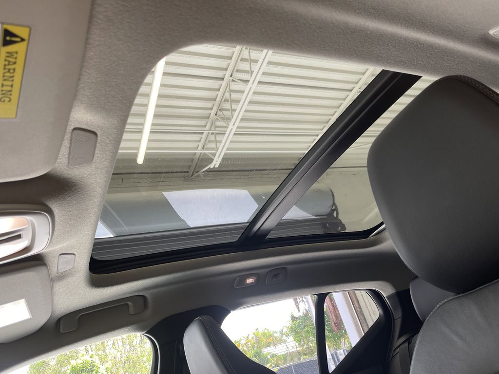 2024 Volvo XC40 Ultimate photo