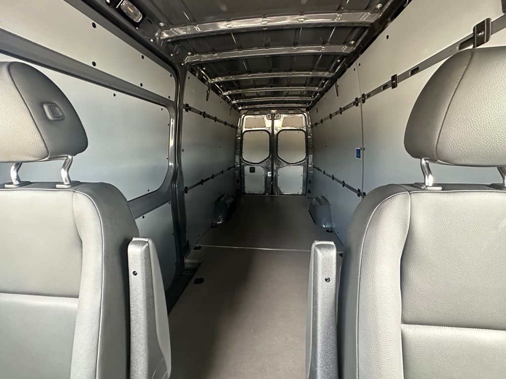 2024 Mercedes-Benz Sprinter 2500 Cargo 170 WB 18