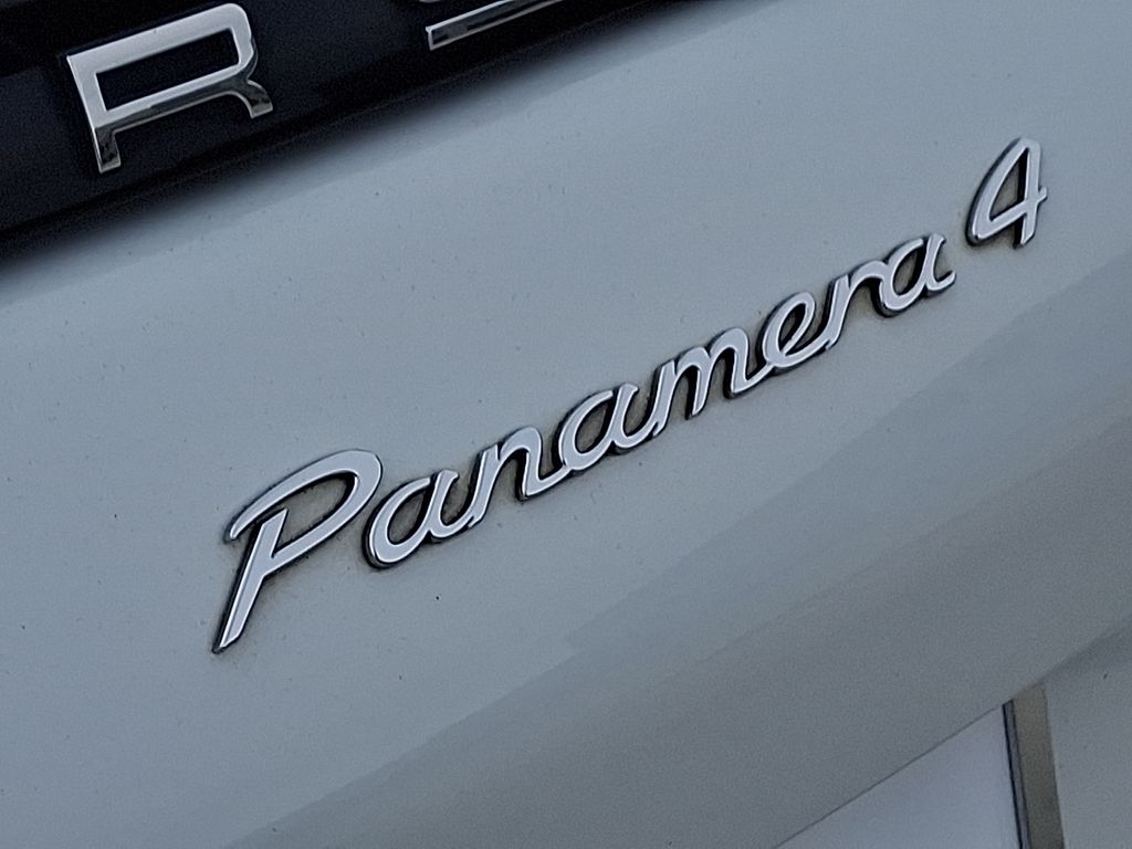 Thumbnail: 2019 Porsche Panamera - 31