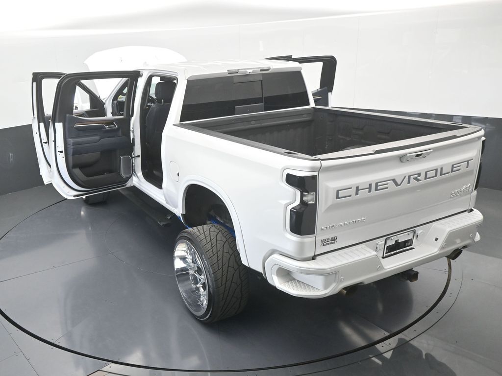 Used 2022 Iridescent Pearl Tricoat Chevrolet High Country image 87