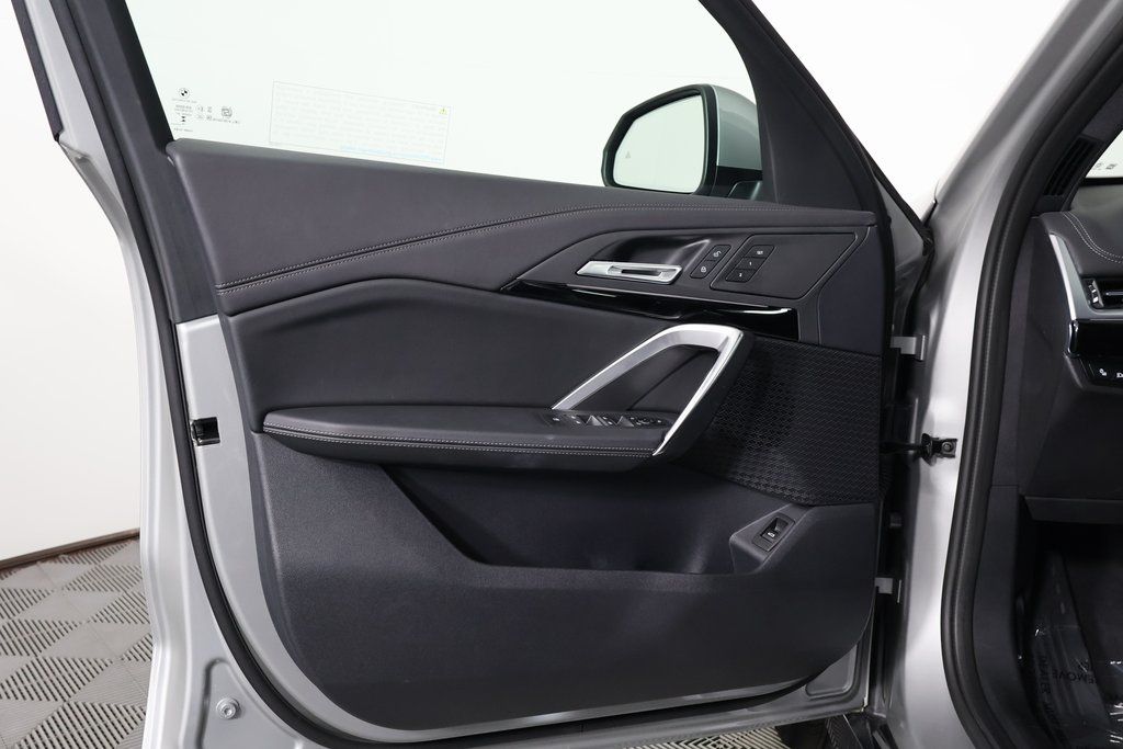 Thumbnail: 2025 BMW X1 - 12