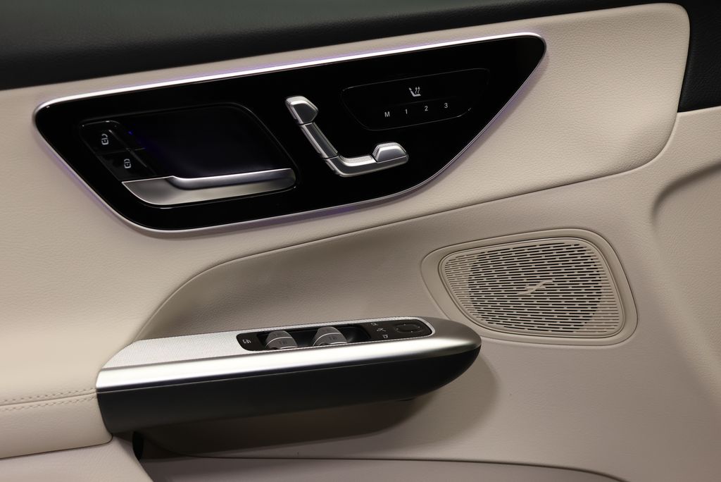 Thumbnail: 2026 Mercedes-Benz GLC - 30