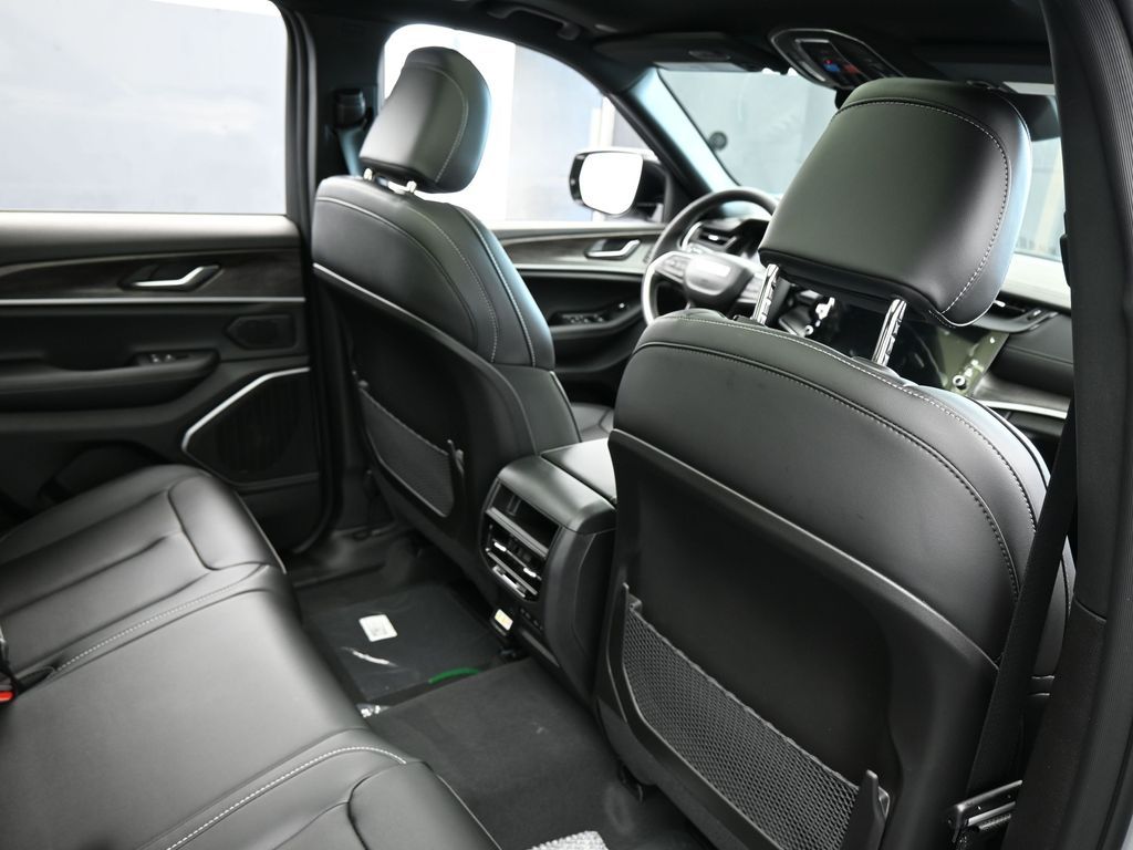 New 2026 Silver Zynith Jeep Limited image 37