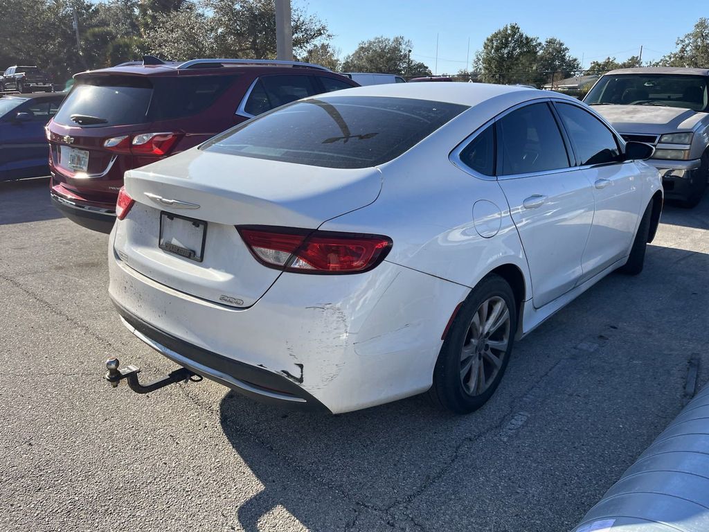 2015 Chrysler 200 Limited 3