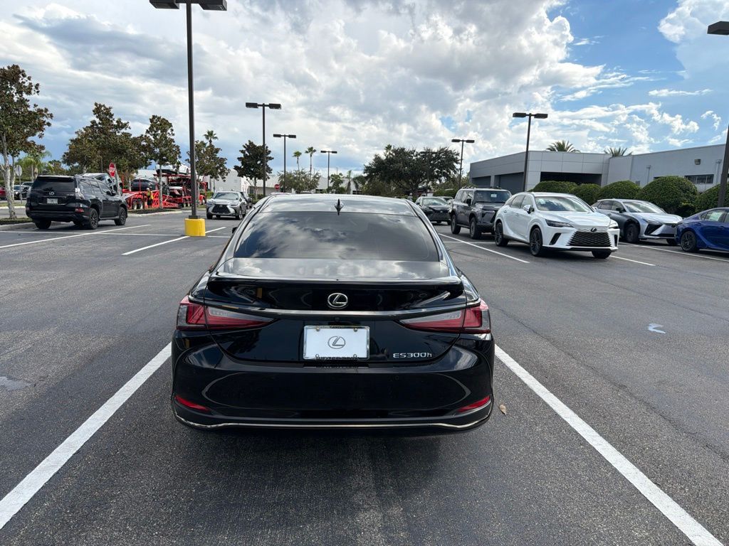 Thumbnail: 2024 Lexus ES - 7