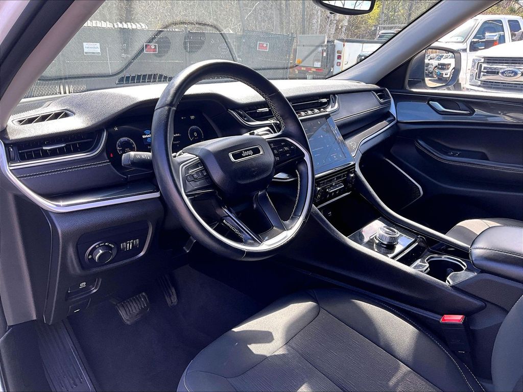 2022 Jeep Grand Cherokee — photo 14