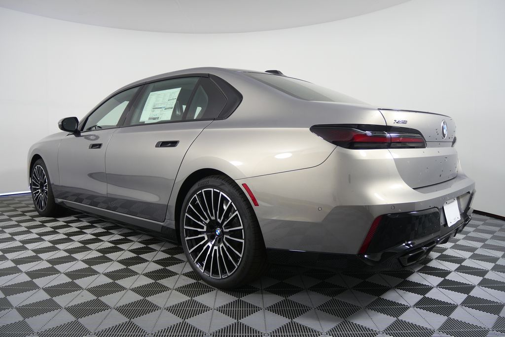 Thumbnail: 2025 BMW 7 Series - 5