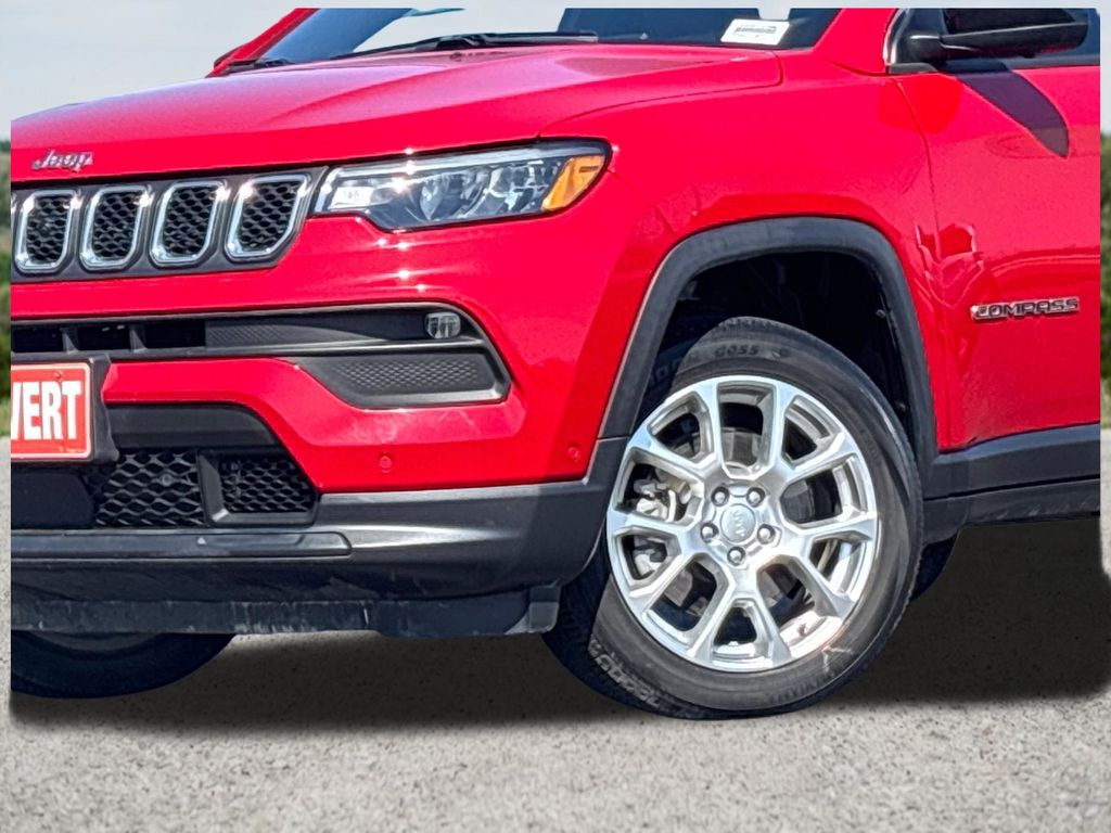 Used Car 2024 Jeep Compass  Latitude Lux For Sale Under $25,000 In Austin, Texas