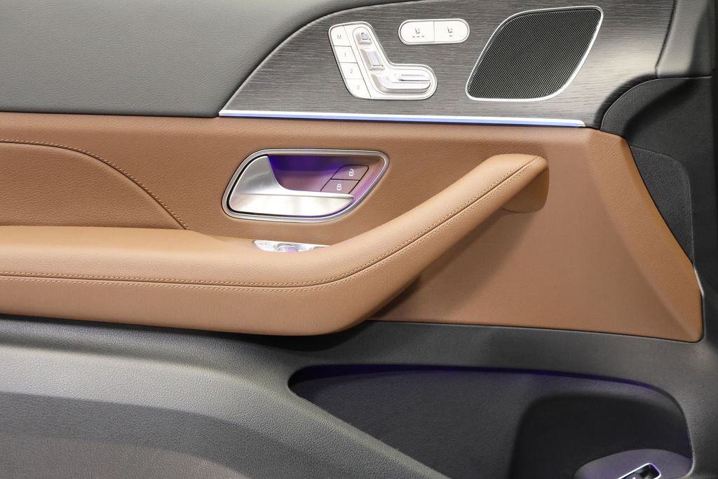 Thumbnail: 2026 Mercedes-Benz GLE - 32