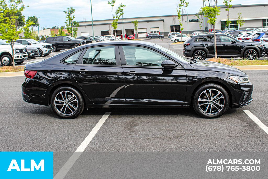 Used 2025 Black Volkswagen 1.5T Sport image 8