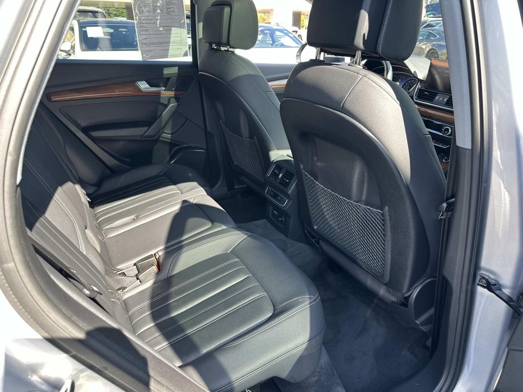 Thumbnail: 2023 Audi Q5 - 25