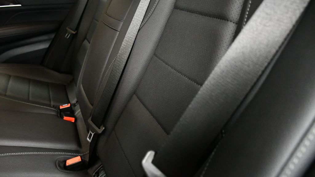 Thumbnail: 2025 Mercedes-Benz GLE - 23