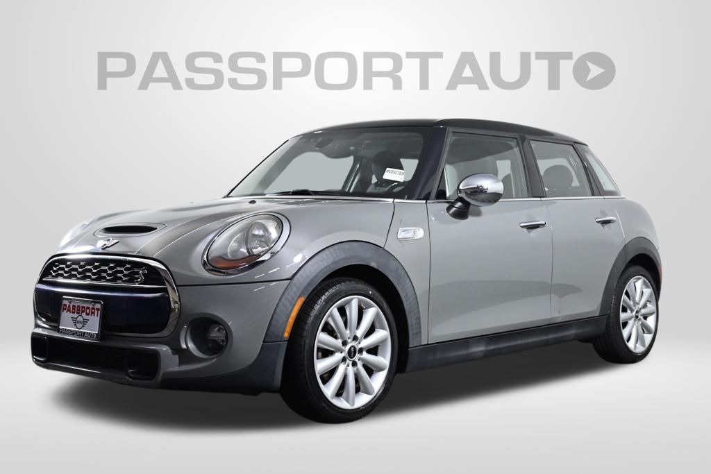 Moonwalk Gray Metallic 2017 MINI Cooper Hatchback Front-Wheel Drive Automatic