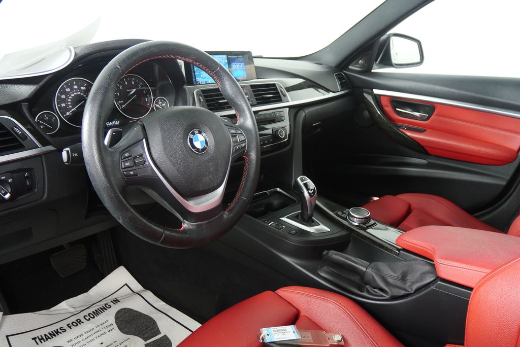 Thumbnail: 2016 BMW 3 Series - 11