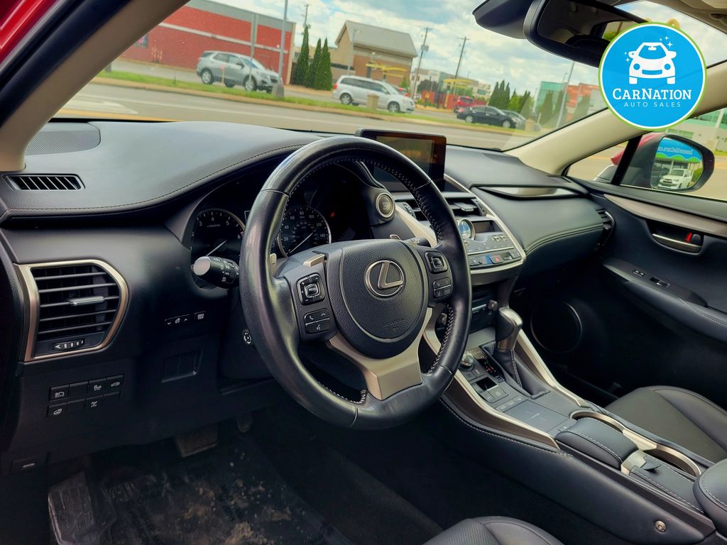 2021 Lexus NX 300 - Photo 6