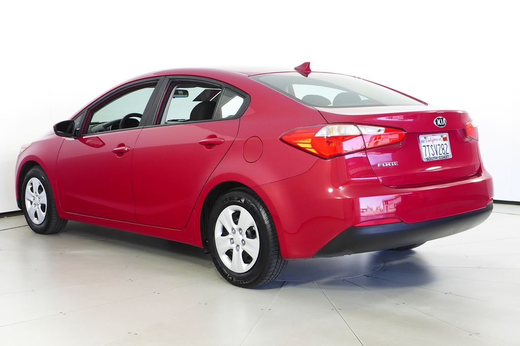Thumbnail: 2016 Kia Forte - 9