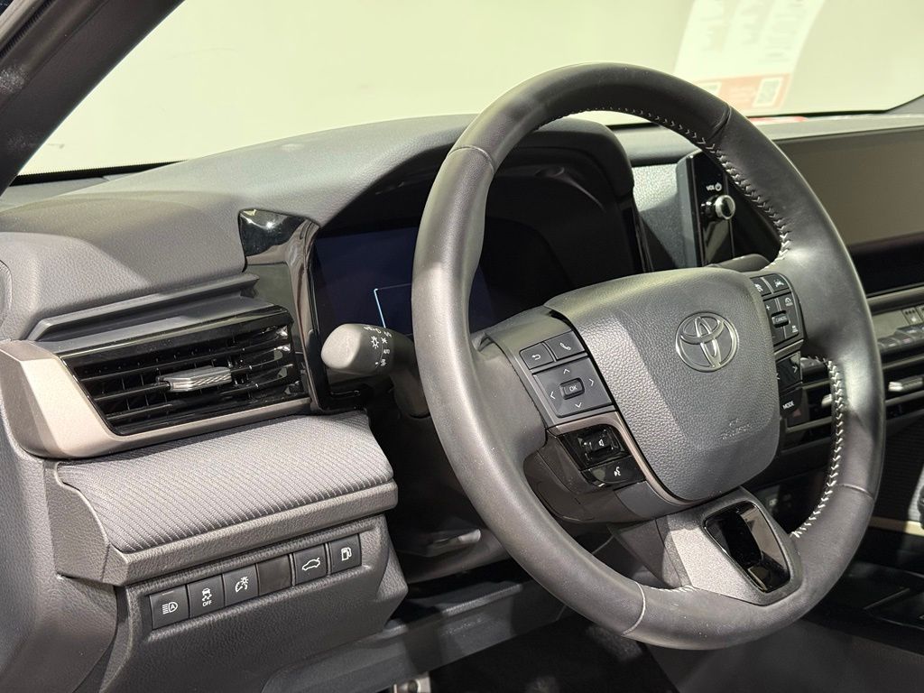 Thumbnail: 2025 Toyota Camry - 16