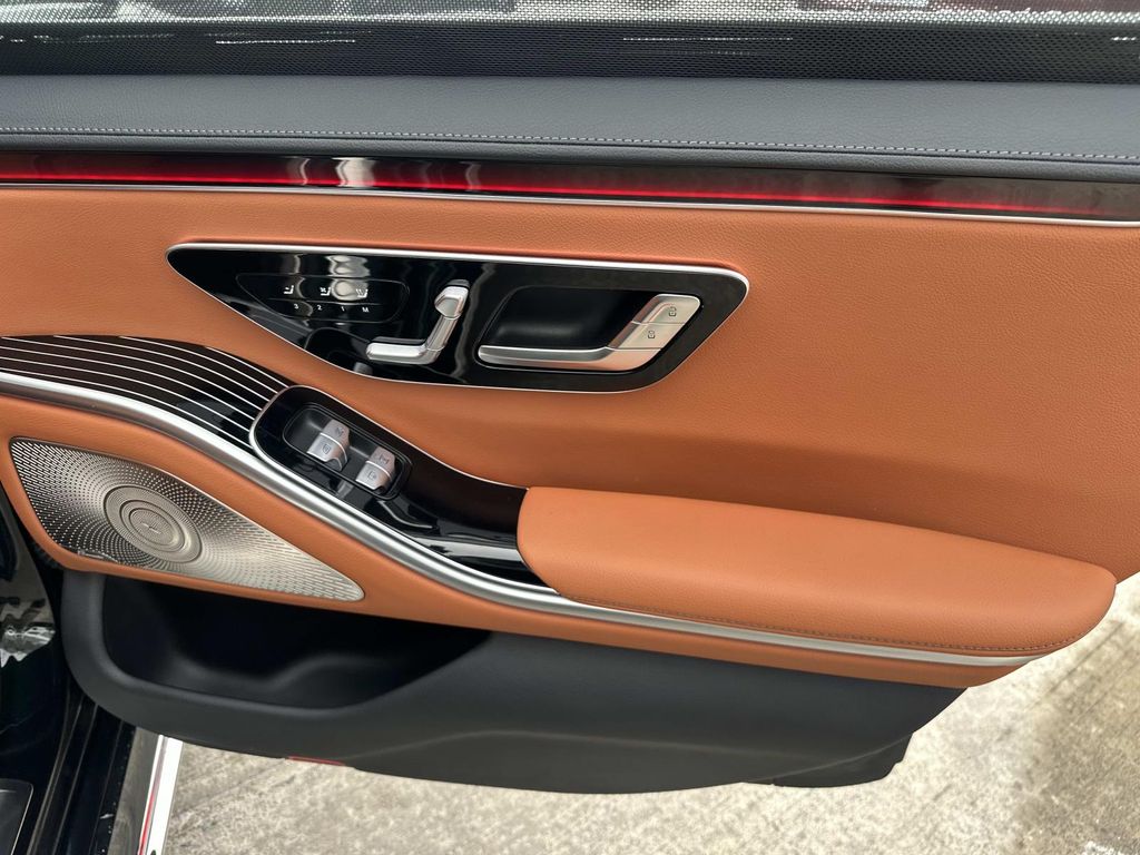 Thumbnail: 2026 Mercedes-Benz S-Class - 12