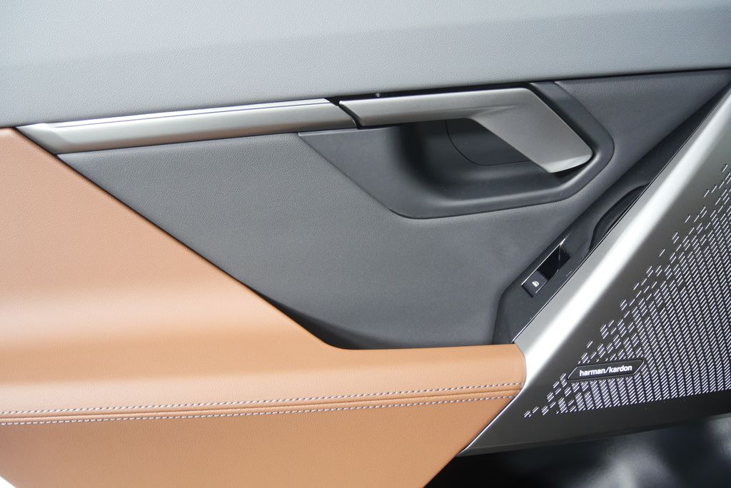 Thumbnail: 2026 BMW i5 - 12