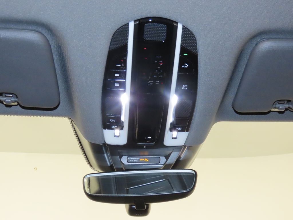 Thumbnail: 2023 Porsche Cayenne - 30