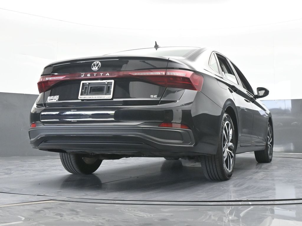 Used 2025 Black Volkswagen 1.5T SE image 56