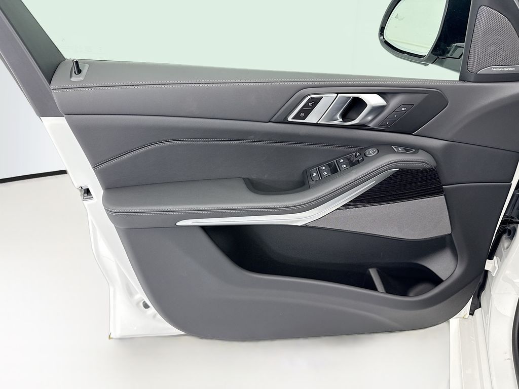 Thumbnail: 2026 BMW X5 - 23