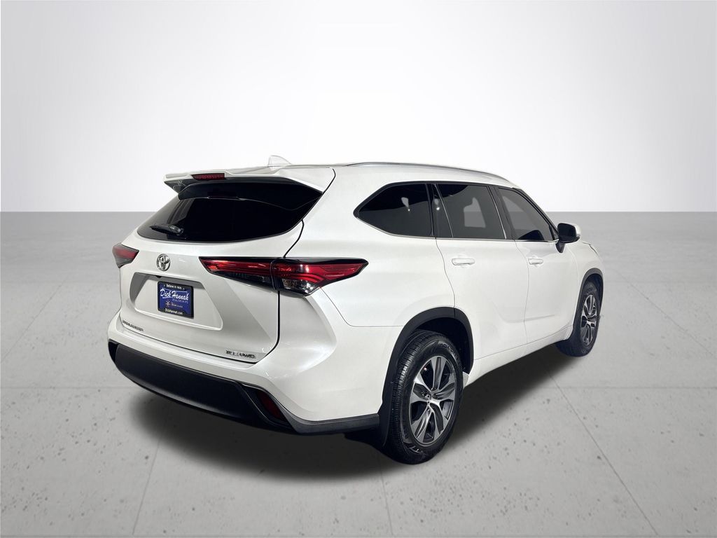 2022 Toyota Highlander XLE