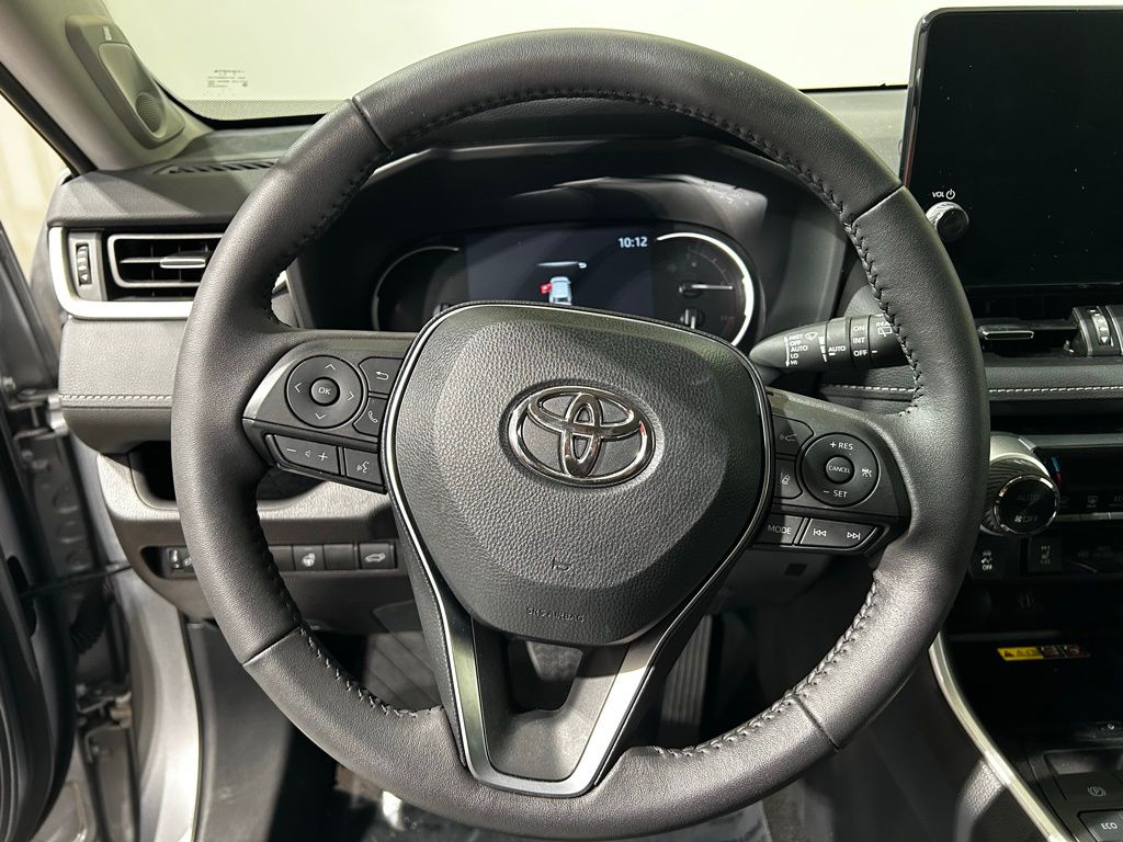 2024 Toyota RAV4 XLE Premium 24