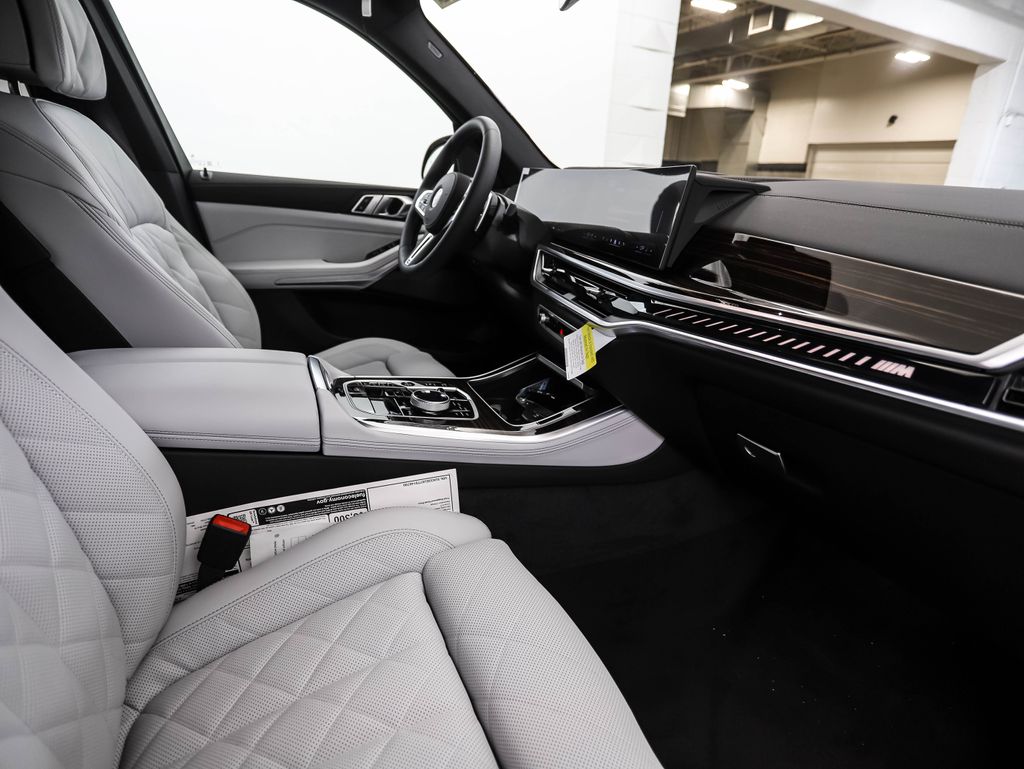 Thumbnail: 2026 BMW X5 - 31