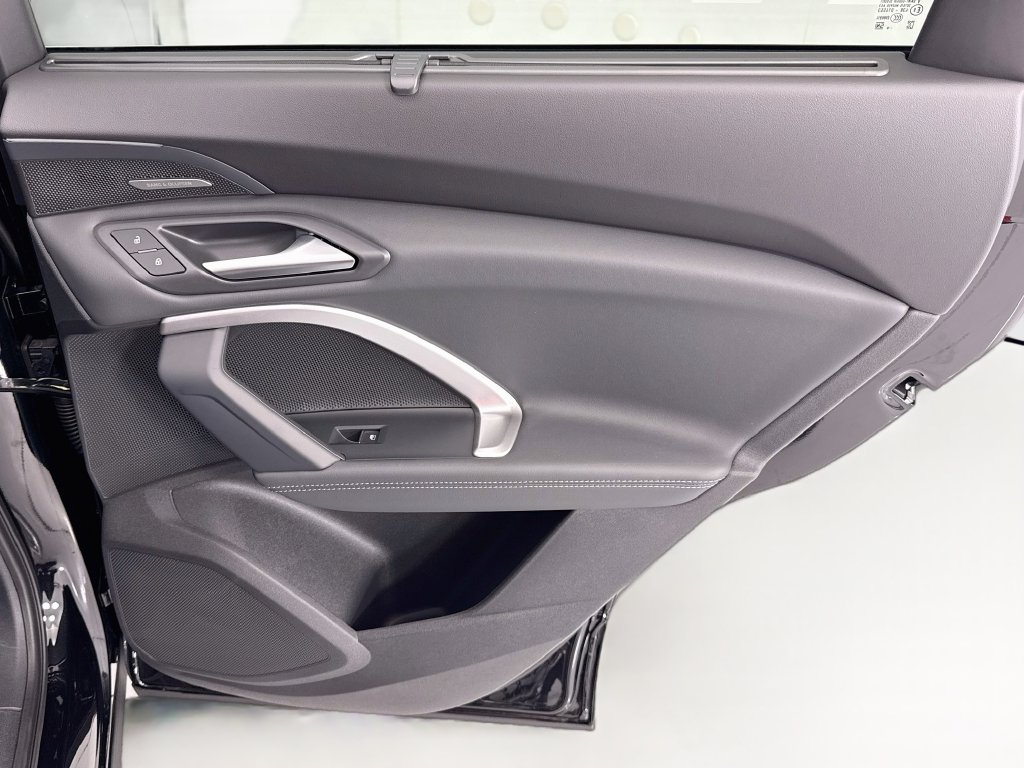 Thumbnail: 2026 Audi Q5 - 26