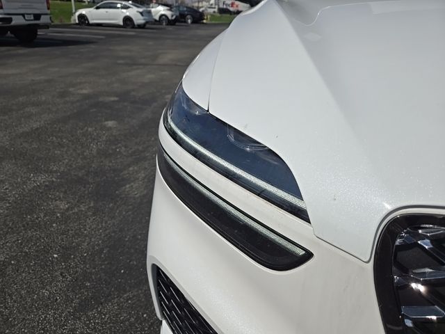 2025 Genesis GV70  15