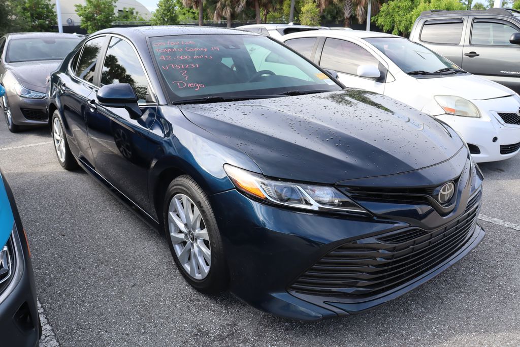 2019 Toyota Camry LE 6