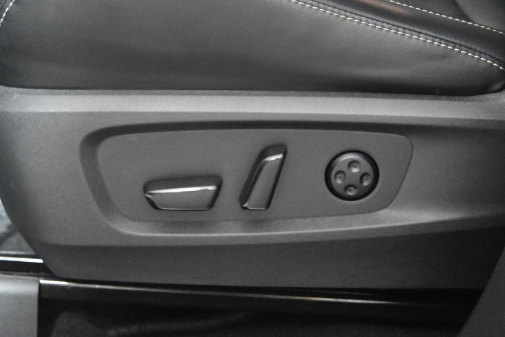 Thumbnail: 2023 INFINITI QX60 - 30