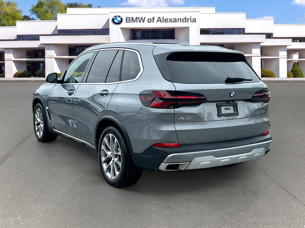 Used 2025 Gray BMW xDrive40i image 5