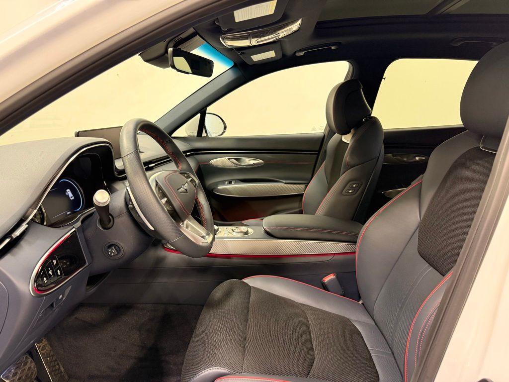 Thumbnail: 2025 Genesis GV70 - 10