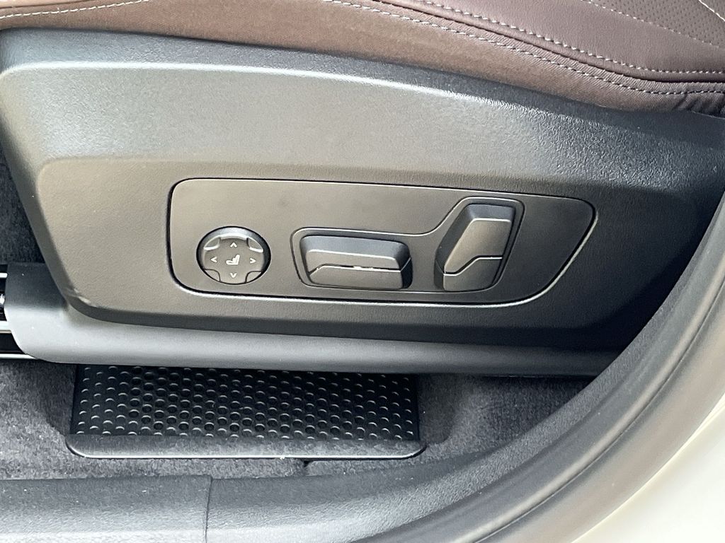 Thumbnail: 2025 BMW X1 - 12