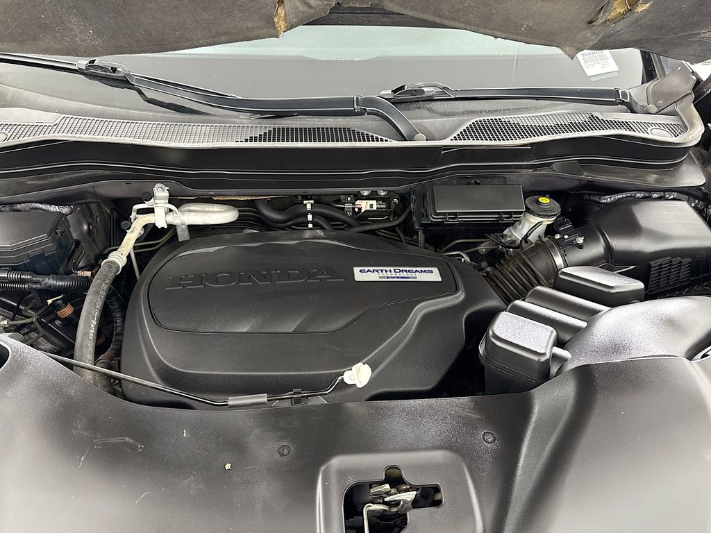 Thumbnail: 2017 Honda Pilot - 29