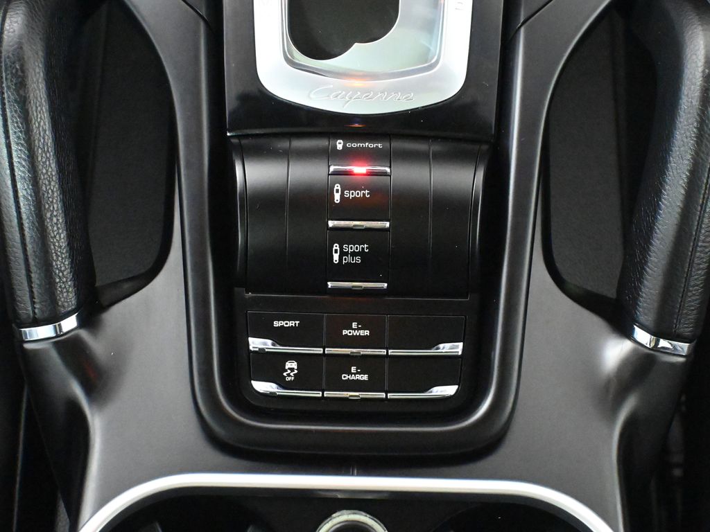 Thumbnail: 2017 Porsche Cayenne - 27