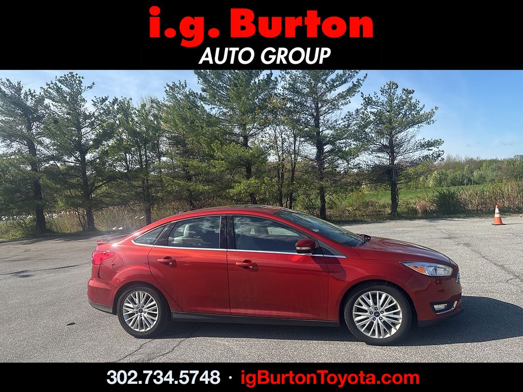 Hot Pepper Red Metallic Tinted Clearcoat 2018 Ford Focus Titanium Sedan Front-Wheel Drive 6-Speed Automatic