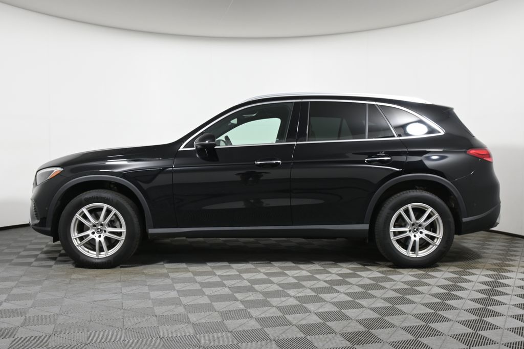 Thumbnail: 2023 Mercedes-Benz GLC - 2