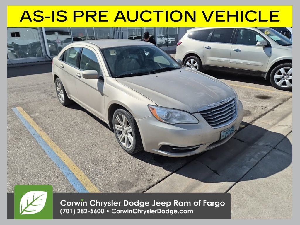 Chrysler 200 Touring Sedan FWD