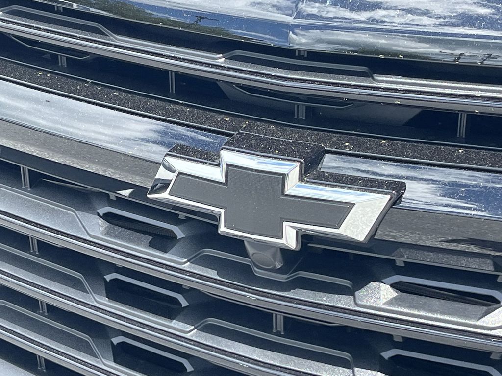 2025 Chevrolet Traverse LT photo
